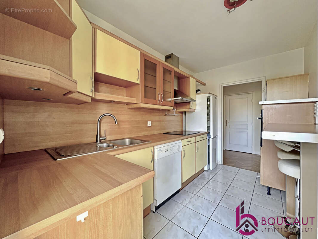 Appartement à LE PLESSIS-ROBINSON