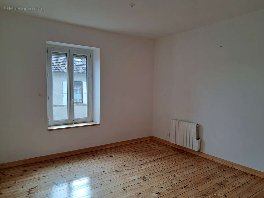 Appartement à LE CHAMBON-SUR-LIGNON