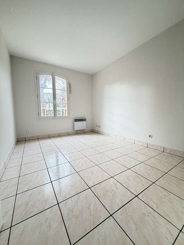 Appartement à LIMOURS