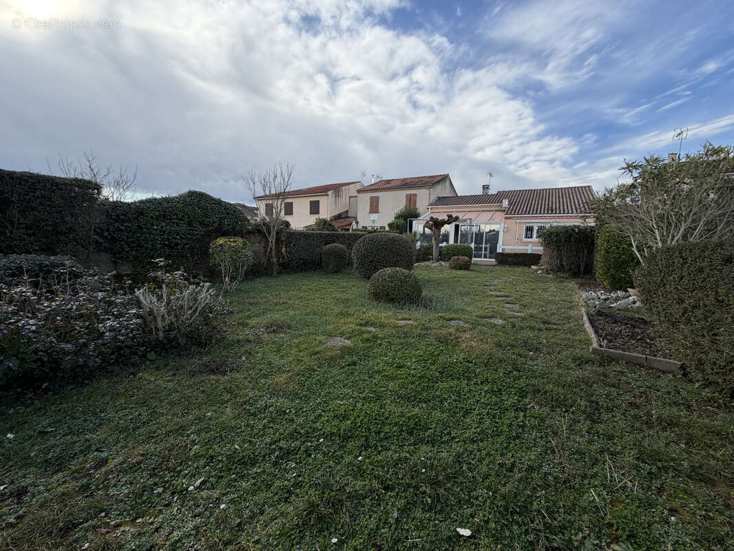 Maison à SAINT-JUERY
