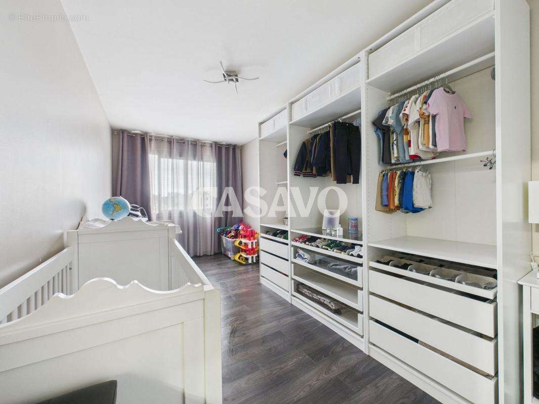 Appartement à DECINES-CHARPIEU