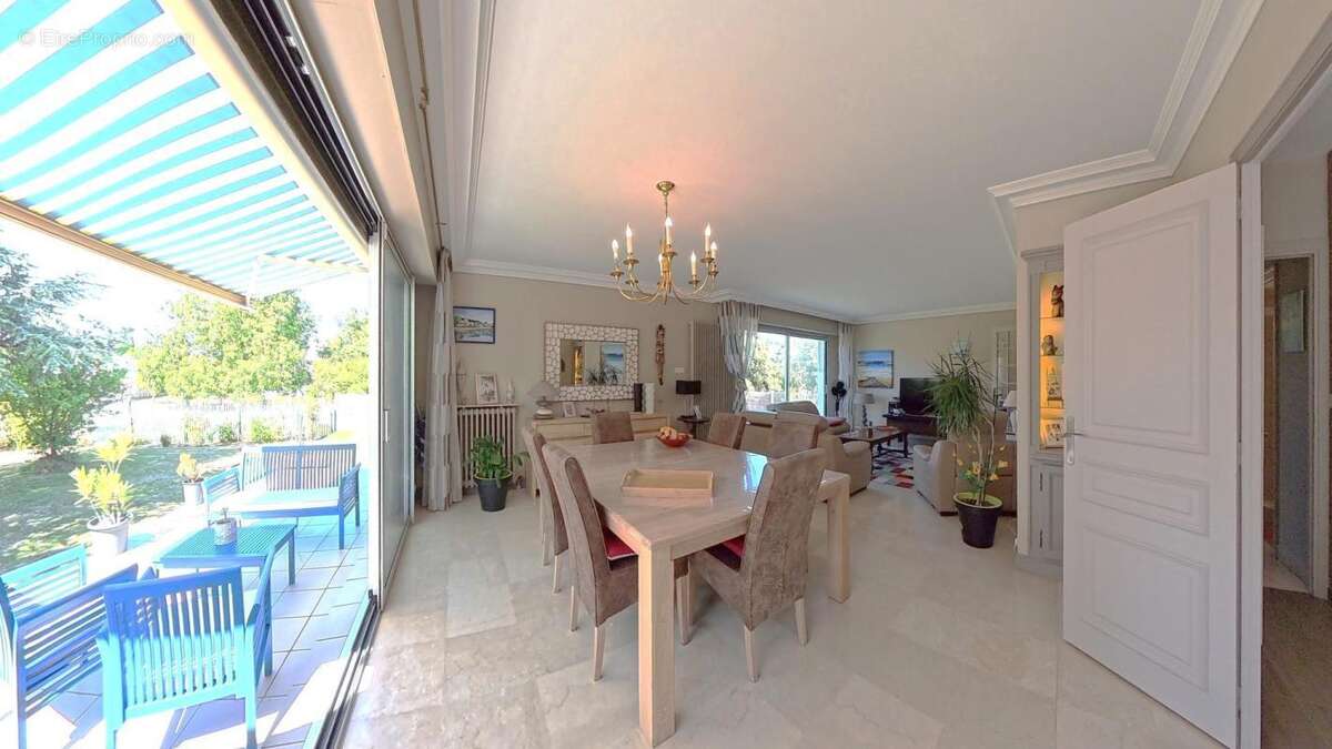 maison d'architecte plain pied 500m des commerces - photo 2