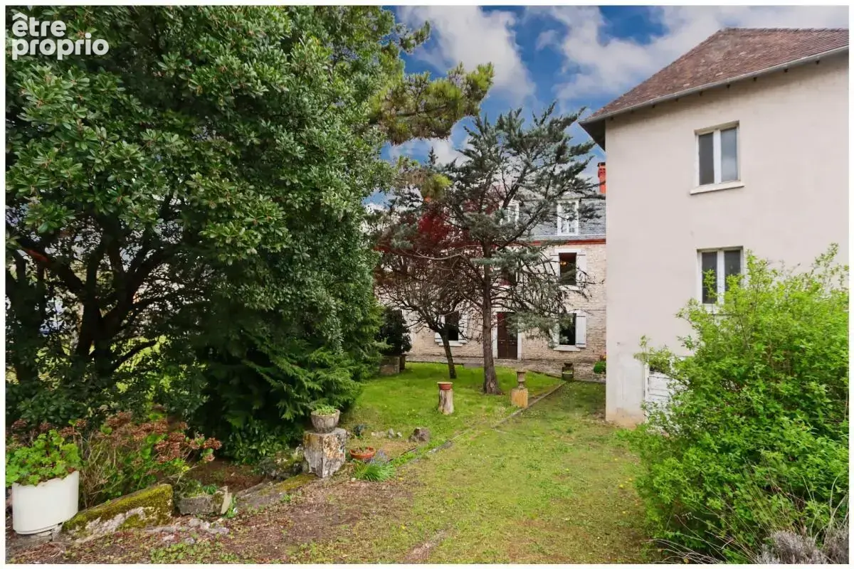 Maison bourgeoise 4 chambres avec combles aménageables et local commercial au coeur de SOUILLAC (46 - photo 2