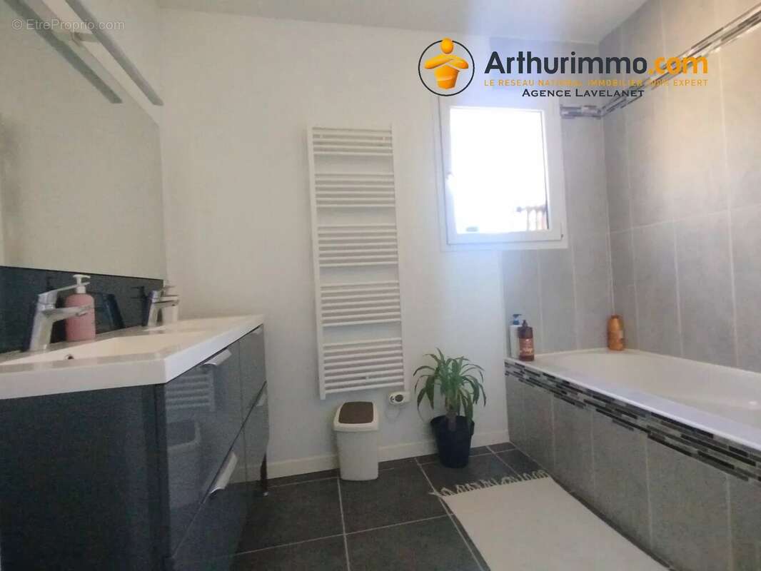 Maison à SAINT-JEAN-DE-VERGES