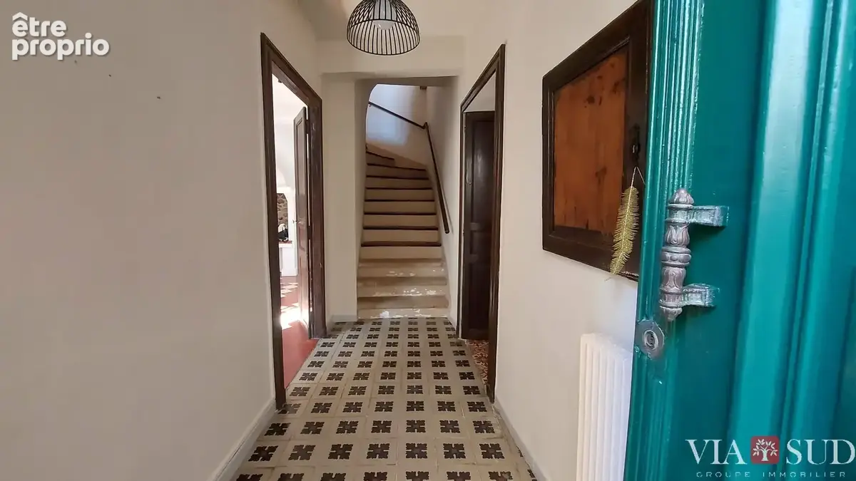 À vendre  Maison de village de caractère de 165 m² avec jardinet et garage - photo 2