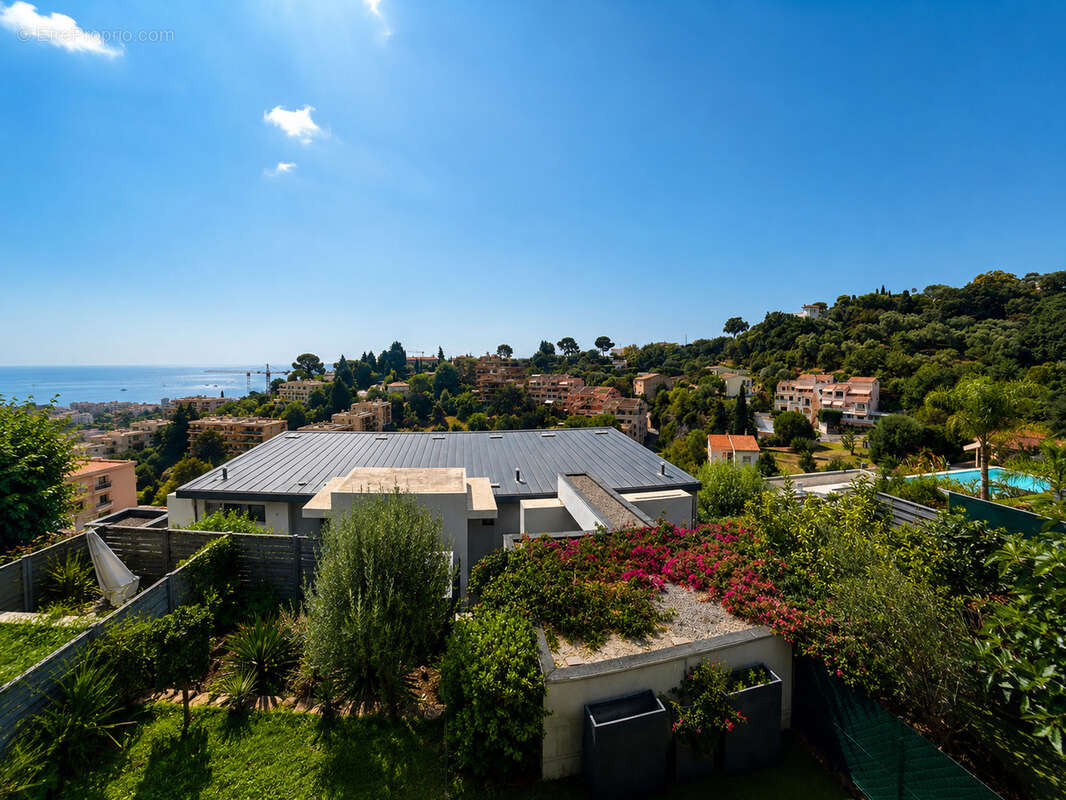 ROQUEBRUNE-CAP-MARTIN   LE HAMEAU   Superbe 3 pièces avec terrasse, vue mer et montagnes, résidence récente av - photo 18