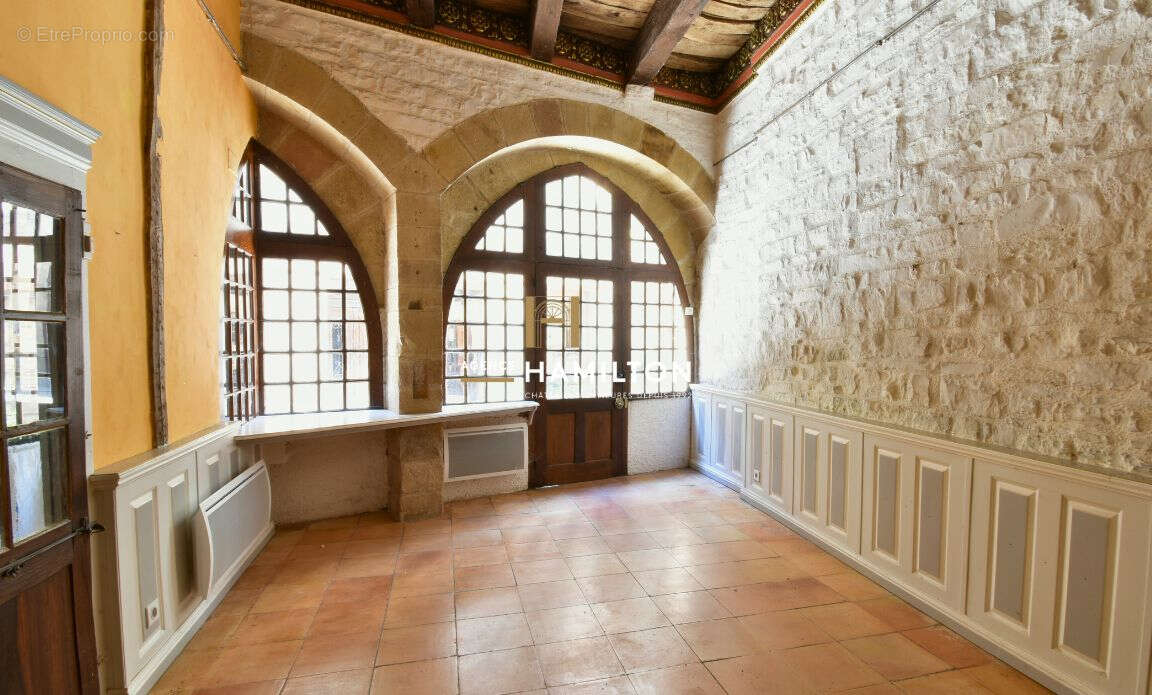 Immeuble historique avec jardin et piscine interieure - ideal projet touristique - photo 2