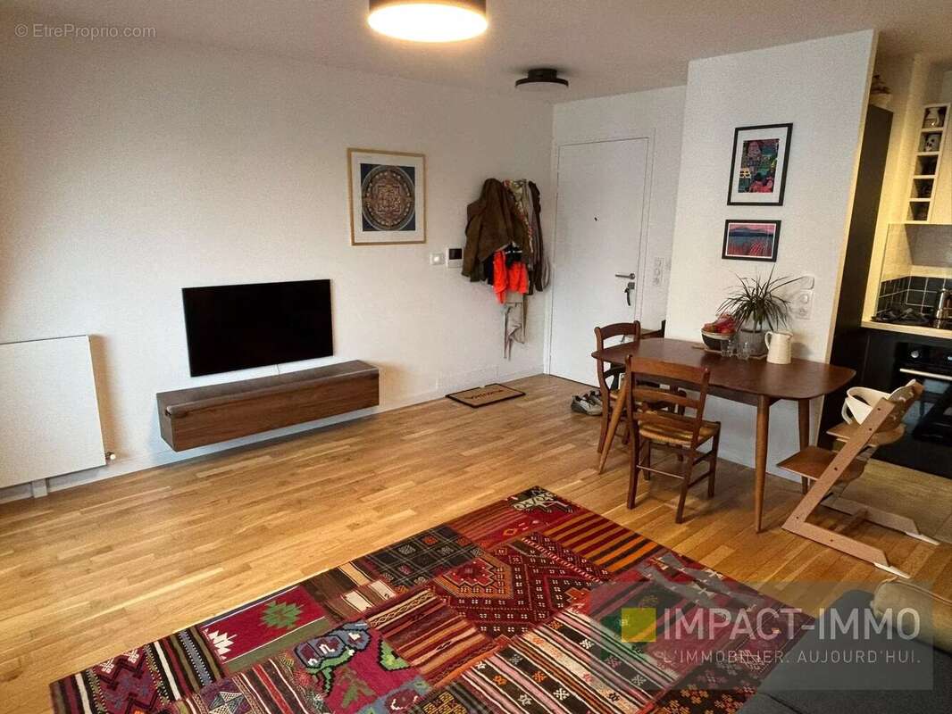 Appartement à COURBEVOIE