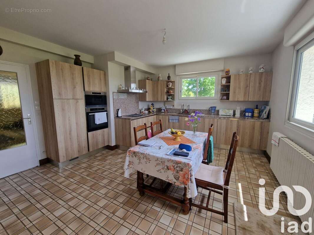 Maison 303 m² à Lezinnes  - photo 7