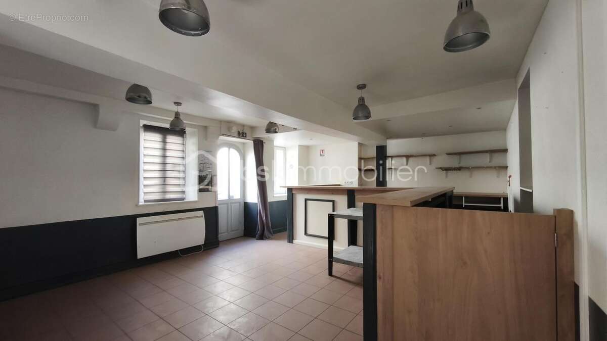 Local commercial avec licence iv - photo 3