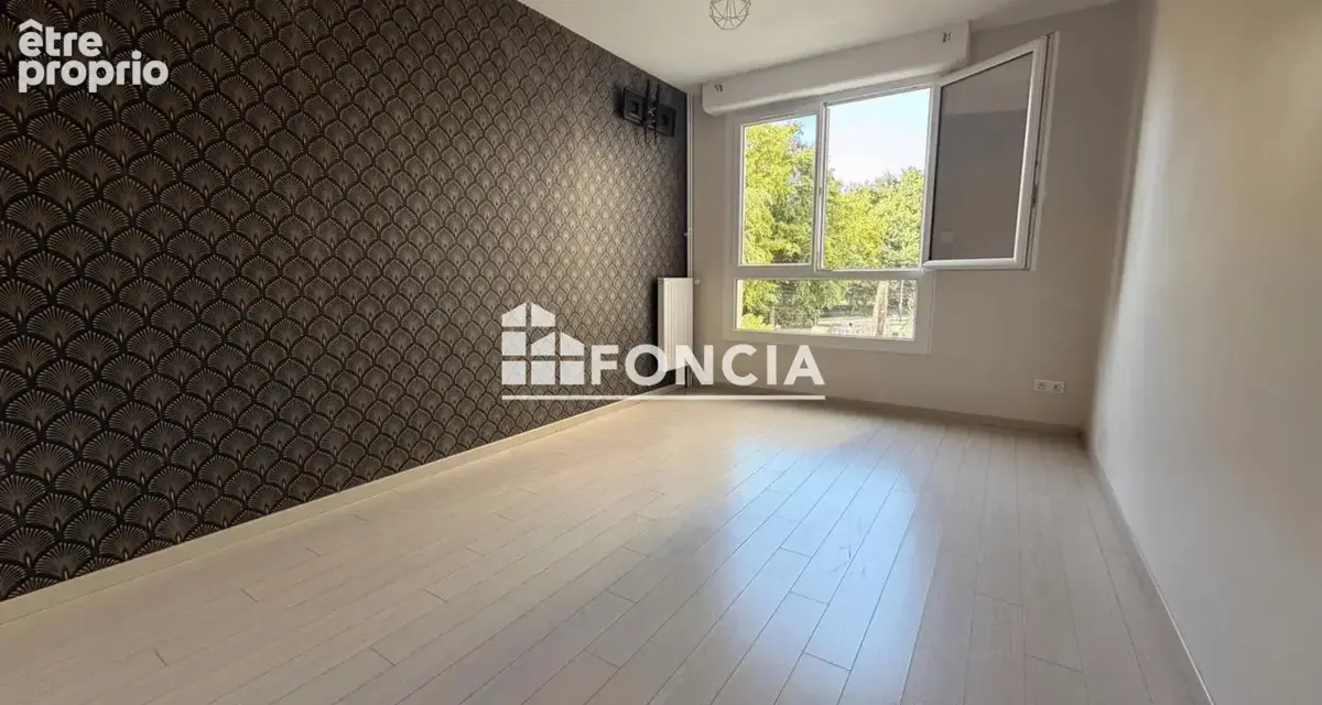 Appartement de 80 m² avec balcon et cave - photo 7