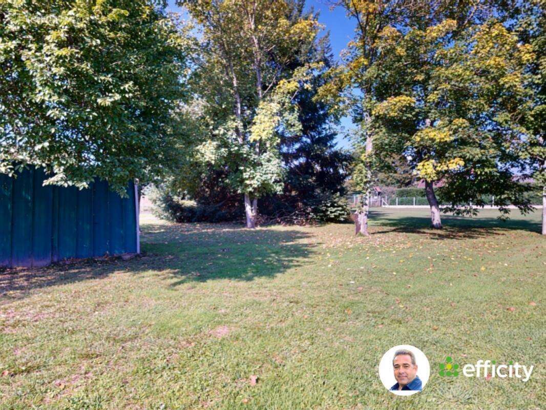 Maison à VALLON-EN-SULLY