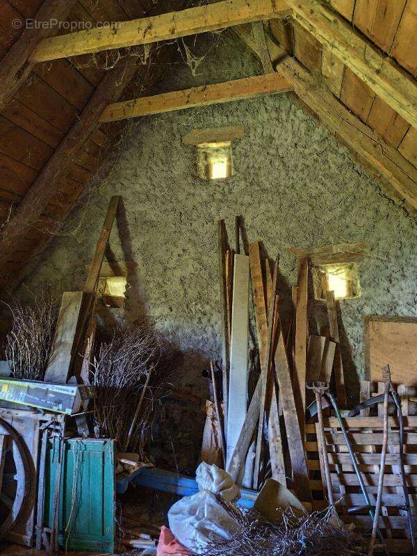 Maison à SAINT-SAUVES-D&#039;AUVERGNE