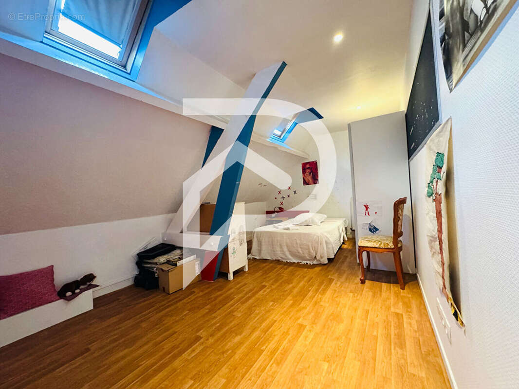 Immeuble Beauvais 12 pièce(s) 308 m2 - photo 4