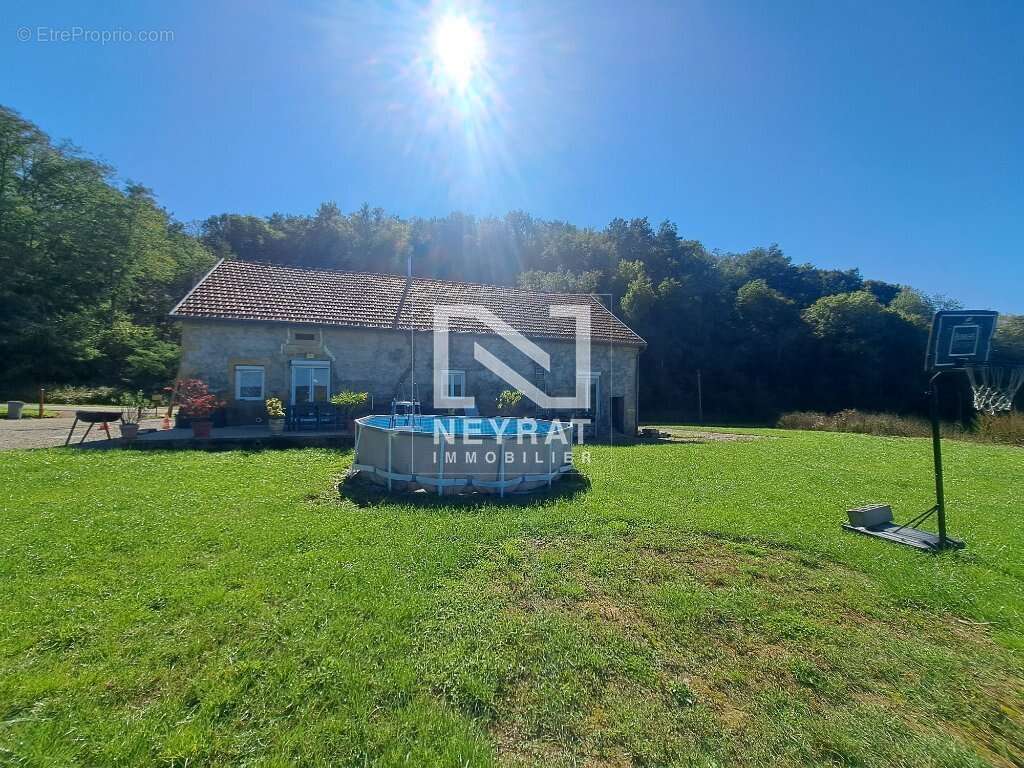 Maison à SAINT-LEGER-DU-BOIS