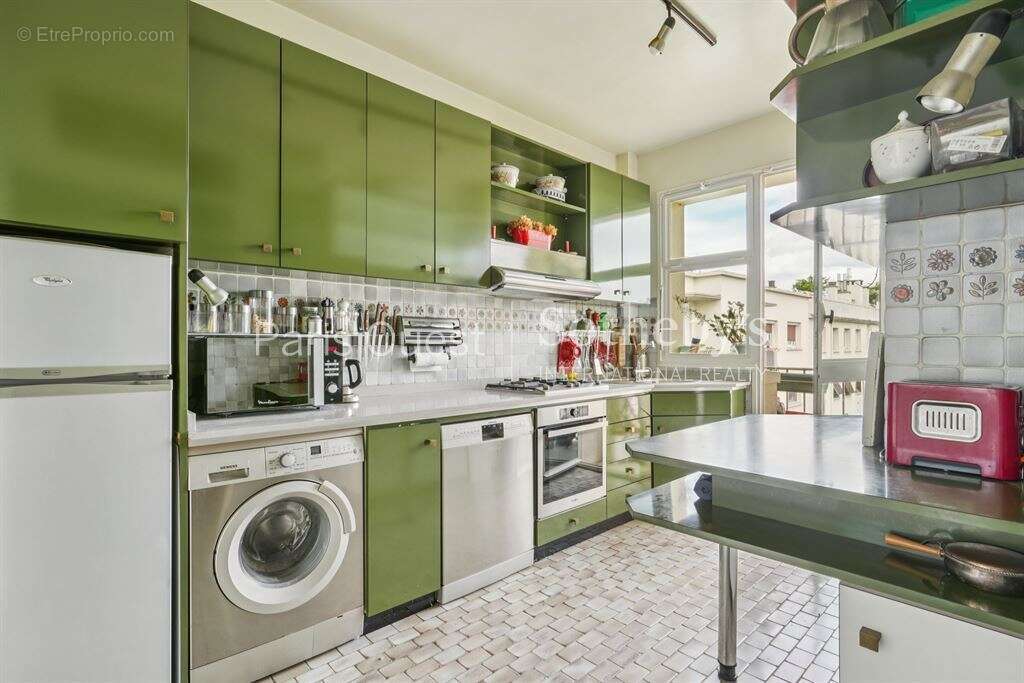 Appartement à NEUILLY-SUR-SEINE