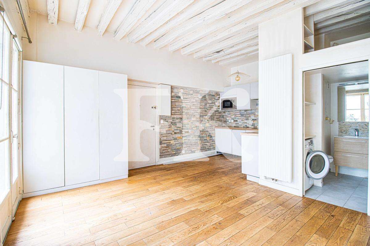 Appartement à PARIS-7E