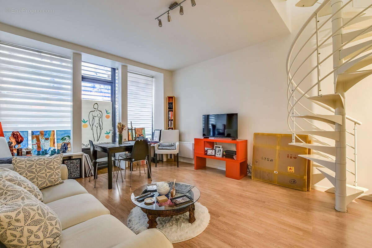 Appartement à PARIS-10E