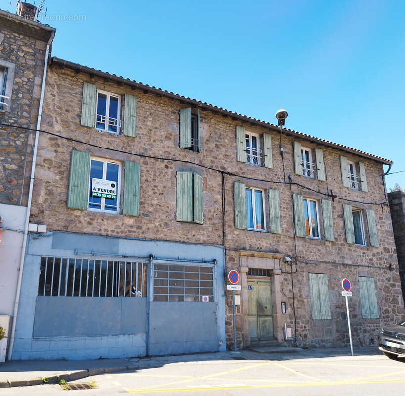 Commerce à BOURG-ARGENTAL