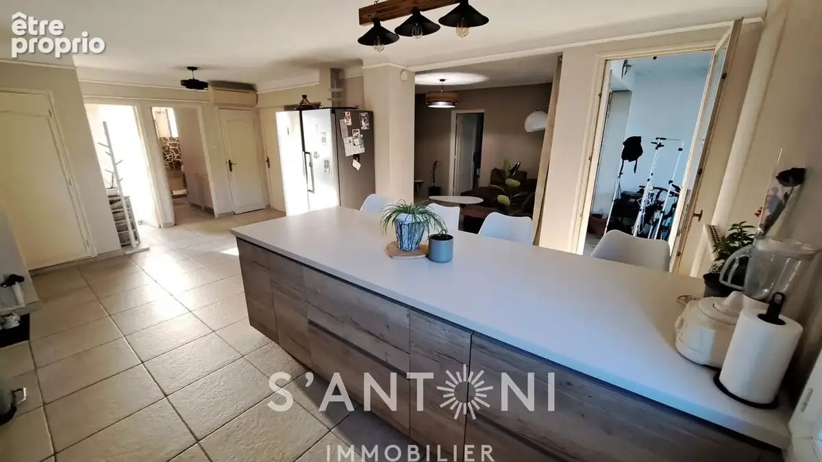 Agde  spacieux t4 rénové  85 m²  3 chambres  balcon  parking - photo 3
