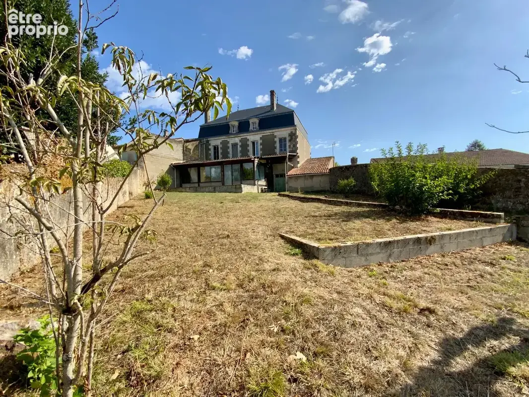 Maison à MONTENDRE
