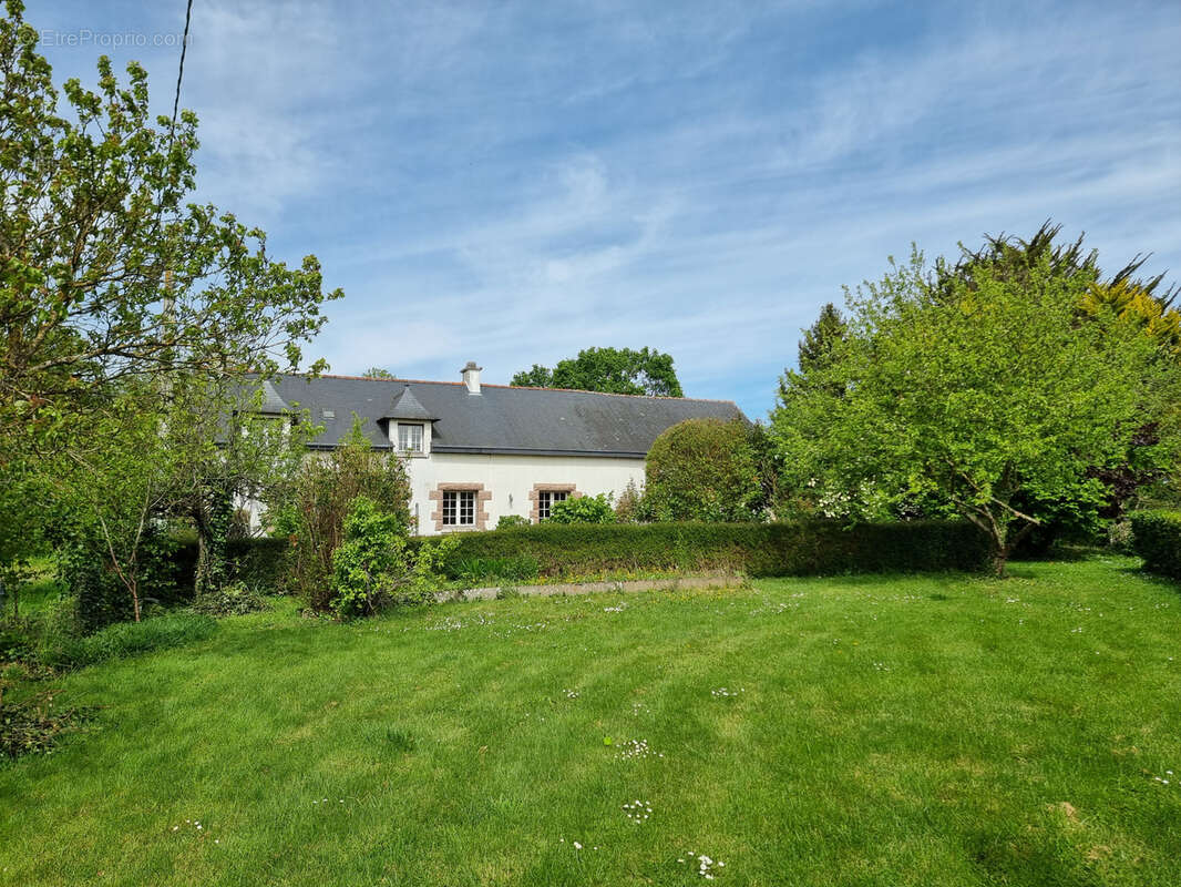 Maison à NOYAL-CHATILLON-SUR-SEICHE
