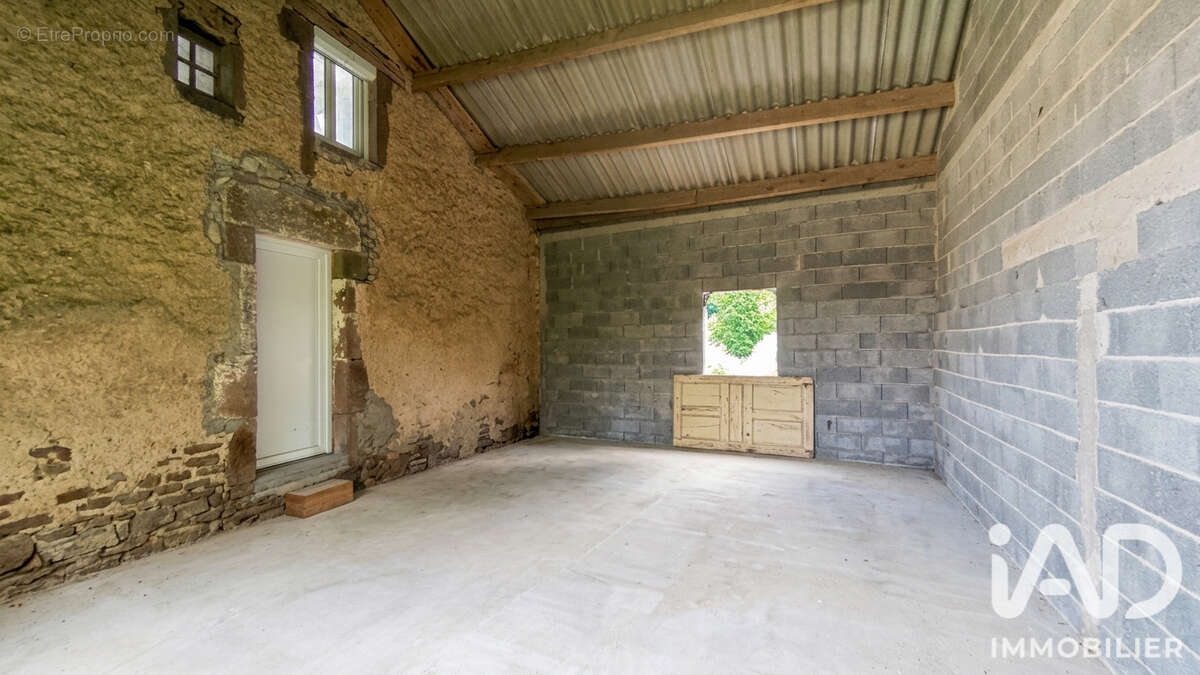 Maison 180 m² à Peux-Et-Couffouleux  - photo 4
