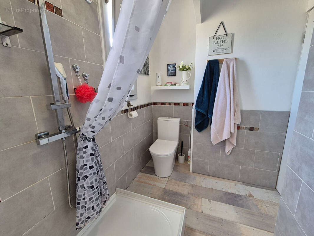 CORRÈZE. TREIGNAC. Belle maison de 3 chambres avec garage et jardins de 1 079 m² - photo 17