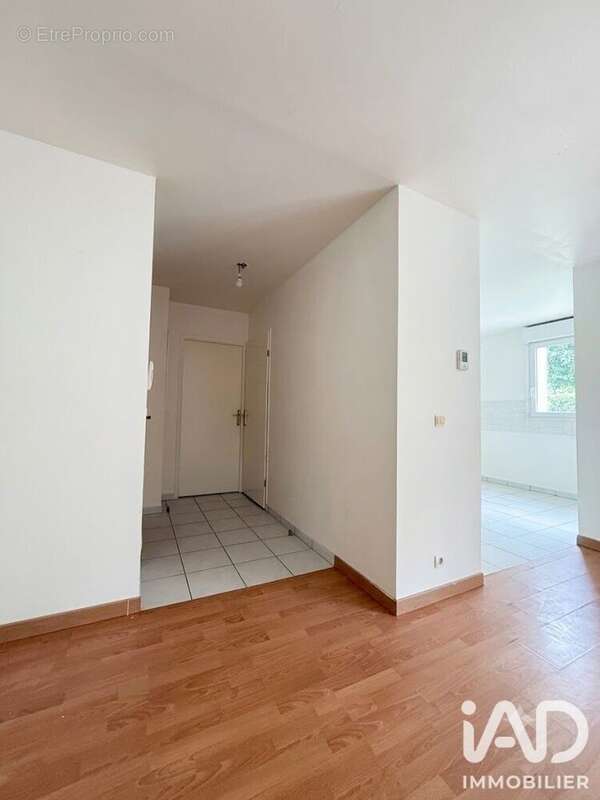 Photo 4 - Appartement à BUSSY-SAINT-GEORGES