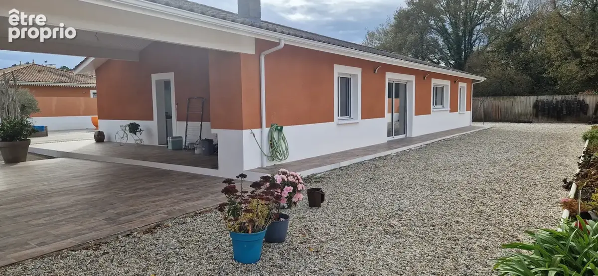 belle maison P.P avec garage double, Piscine, terrasses et jardin clos - photo 9