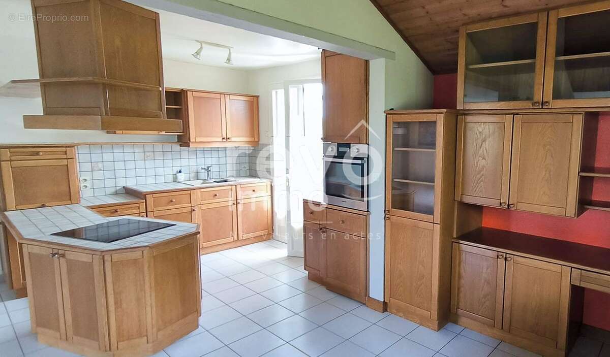 Maison à SAINT-JULIEN-DE-CONCELLES