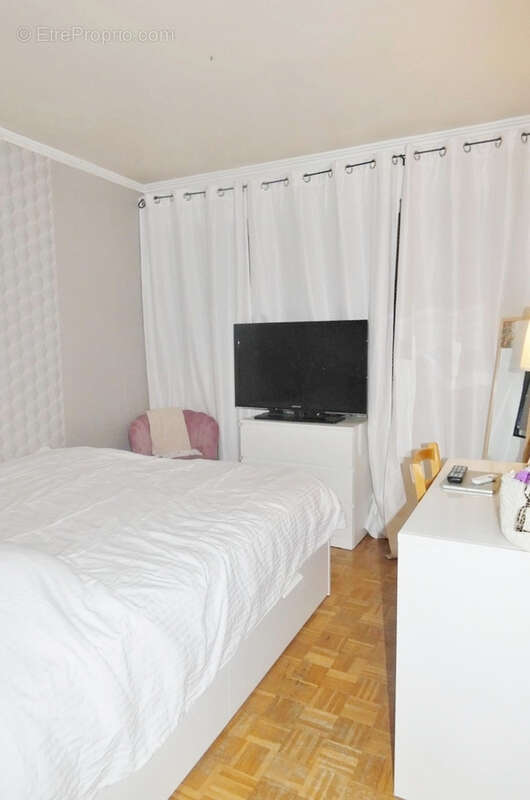 PONTOISE - APPARTEMENT 4 pces - 81 m2 - Cave - Place parking - - photo 11
