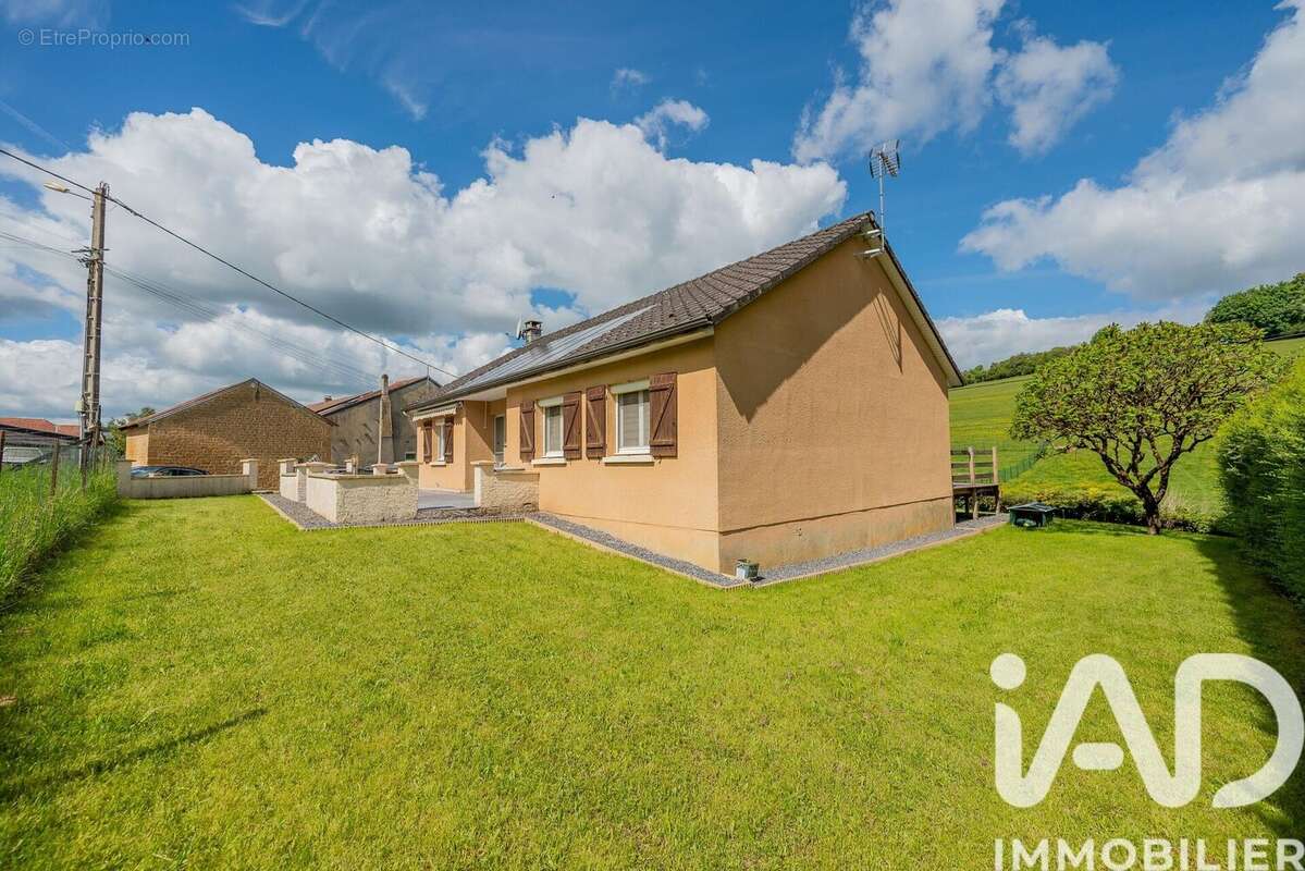 Maison 96 m² à Sapogne-Et-Feucheres  - photo 2
