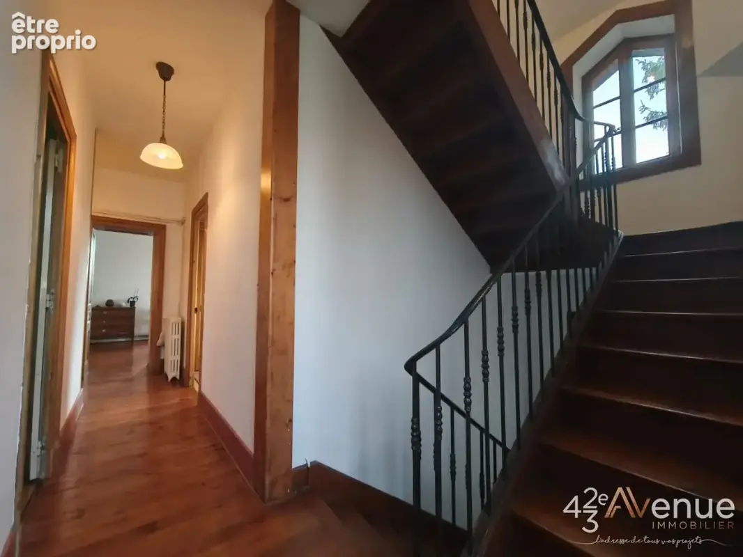 Appartement 7 pièces 146 m² à vendre à Le Chambon-Feugerolles (42500) - photo 9