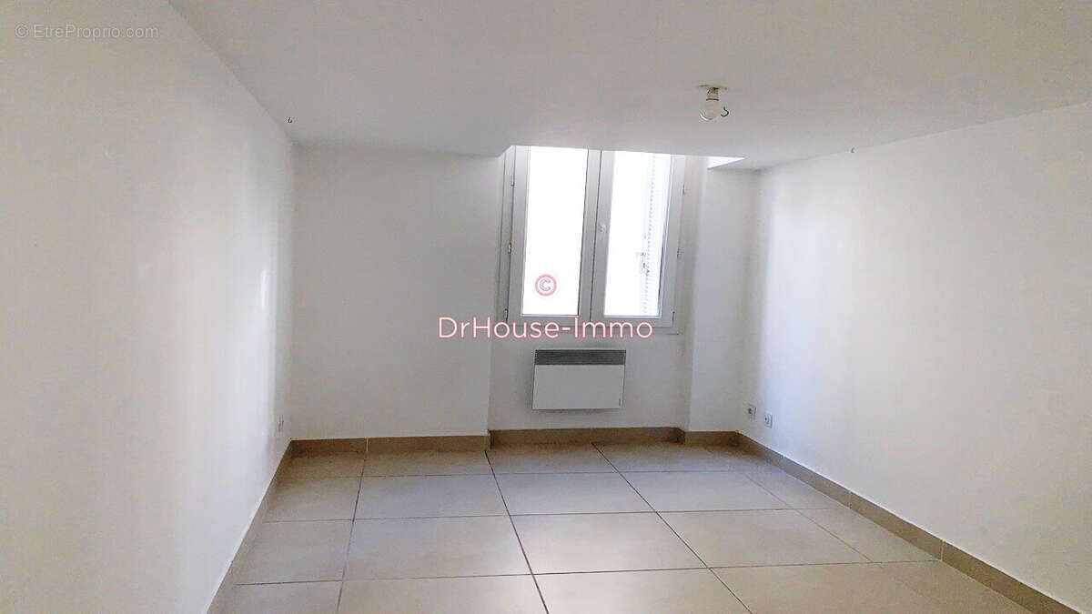 Appartement à MARSEILLE-1E