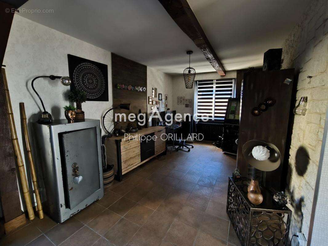 Maison à BOURG-L&#039;EVEQUE