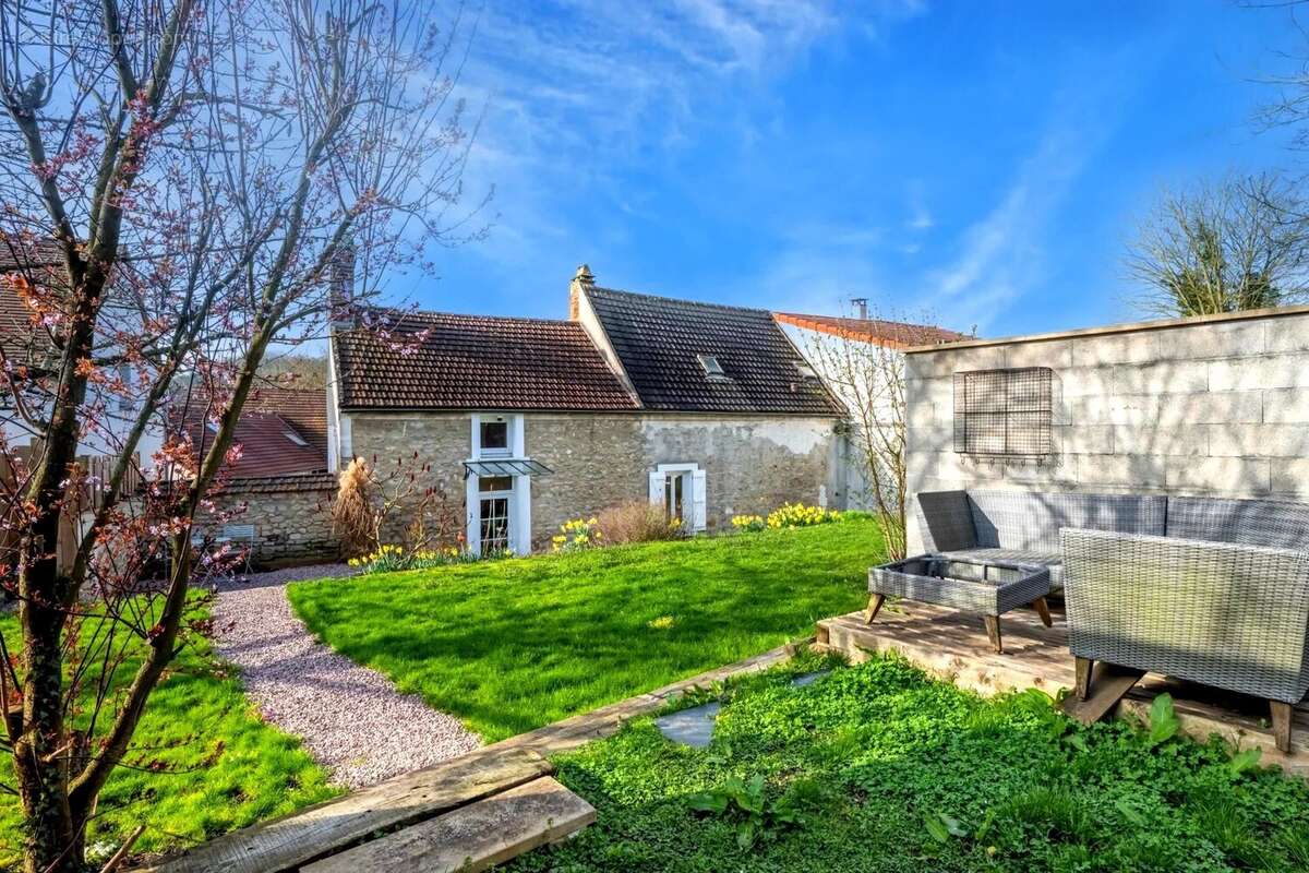 Maison en pierre de 113 m² + 50 m² aménageables + jardin de 500 m² - Brueil-en-Vexin - photo 11