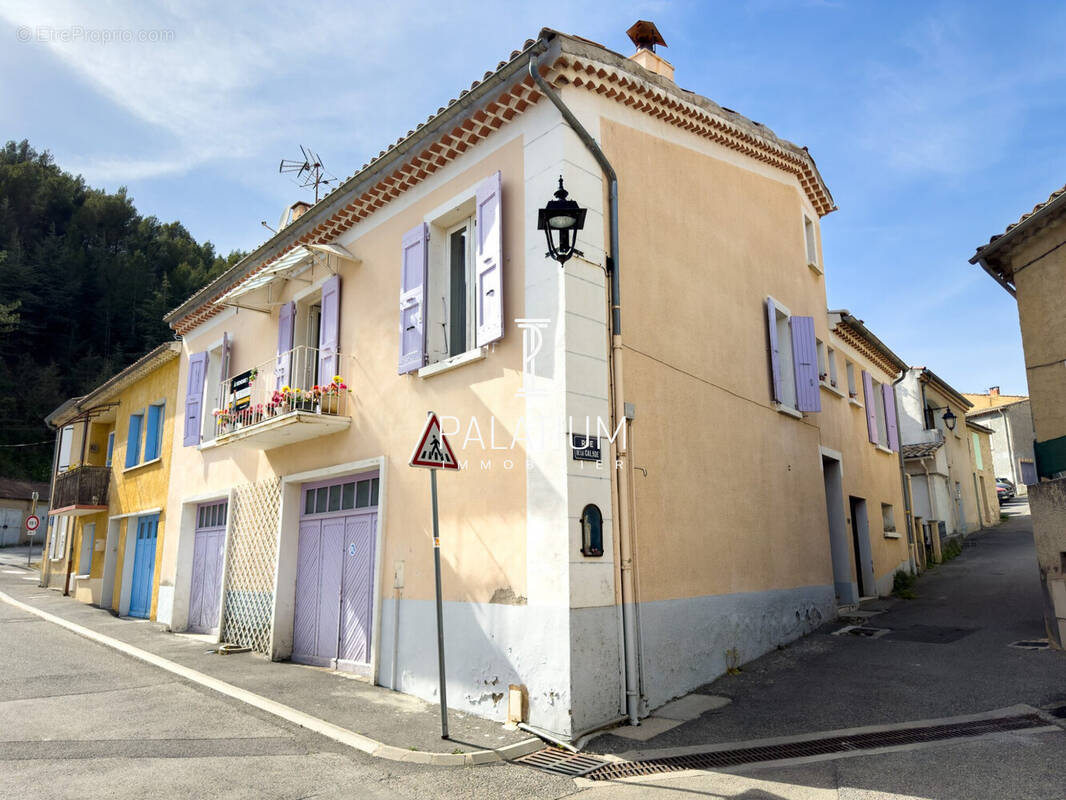 Maison à CHATEAU-ARNOUX-SAINT-AUBAN