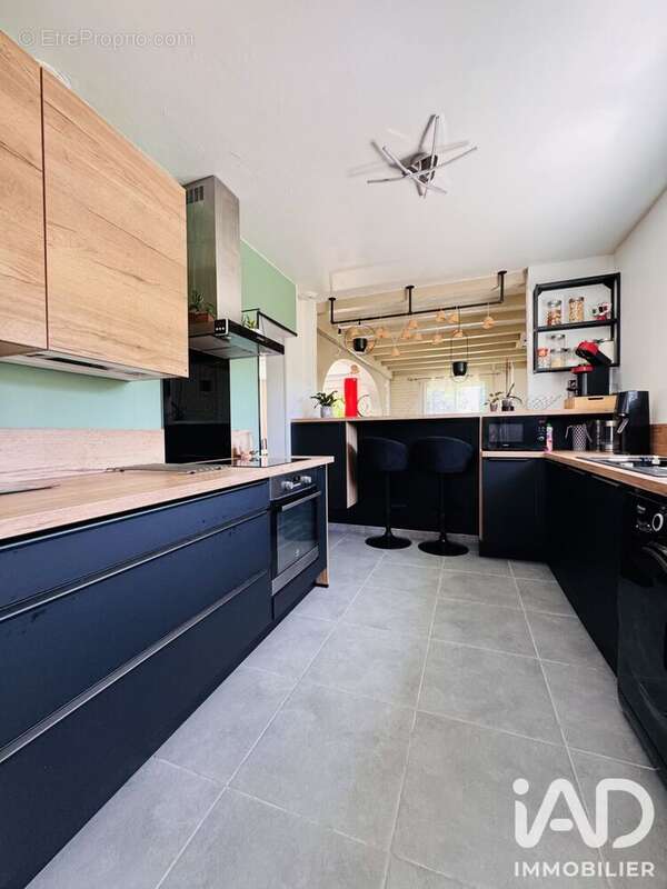 Maison 88 m² à Ambares-Et-Lagrave  - photo 8