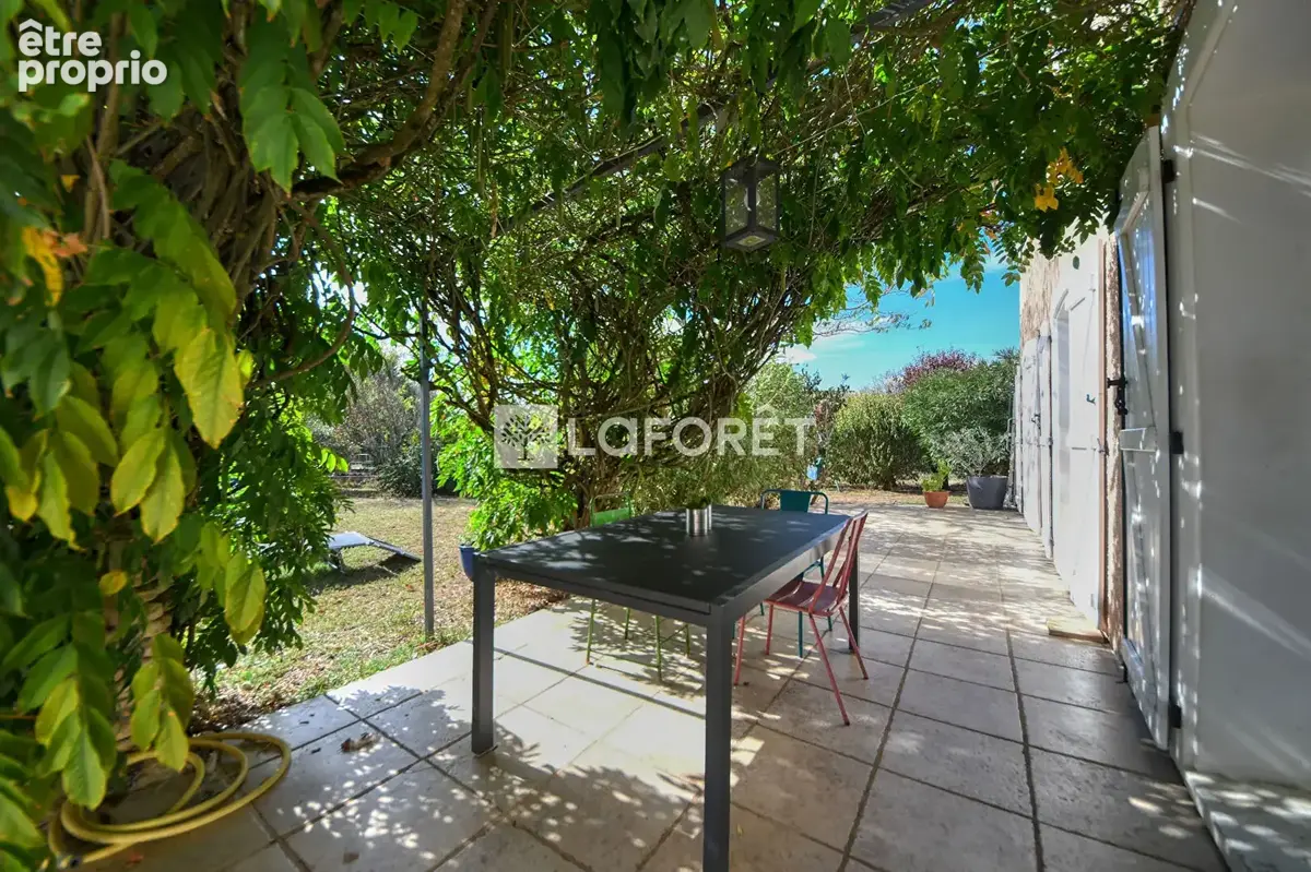 Maison récente avec piscine, située à 5 minutes du centre de lavaur. - photo 11