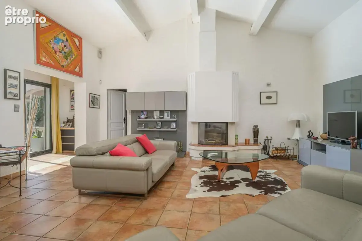 Maison 200 m² à Marseille-12e  - photo 3