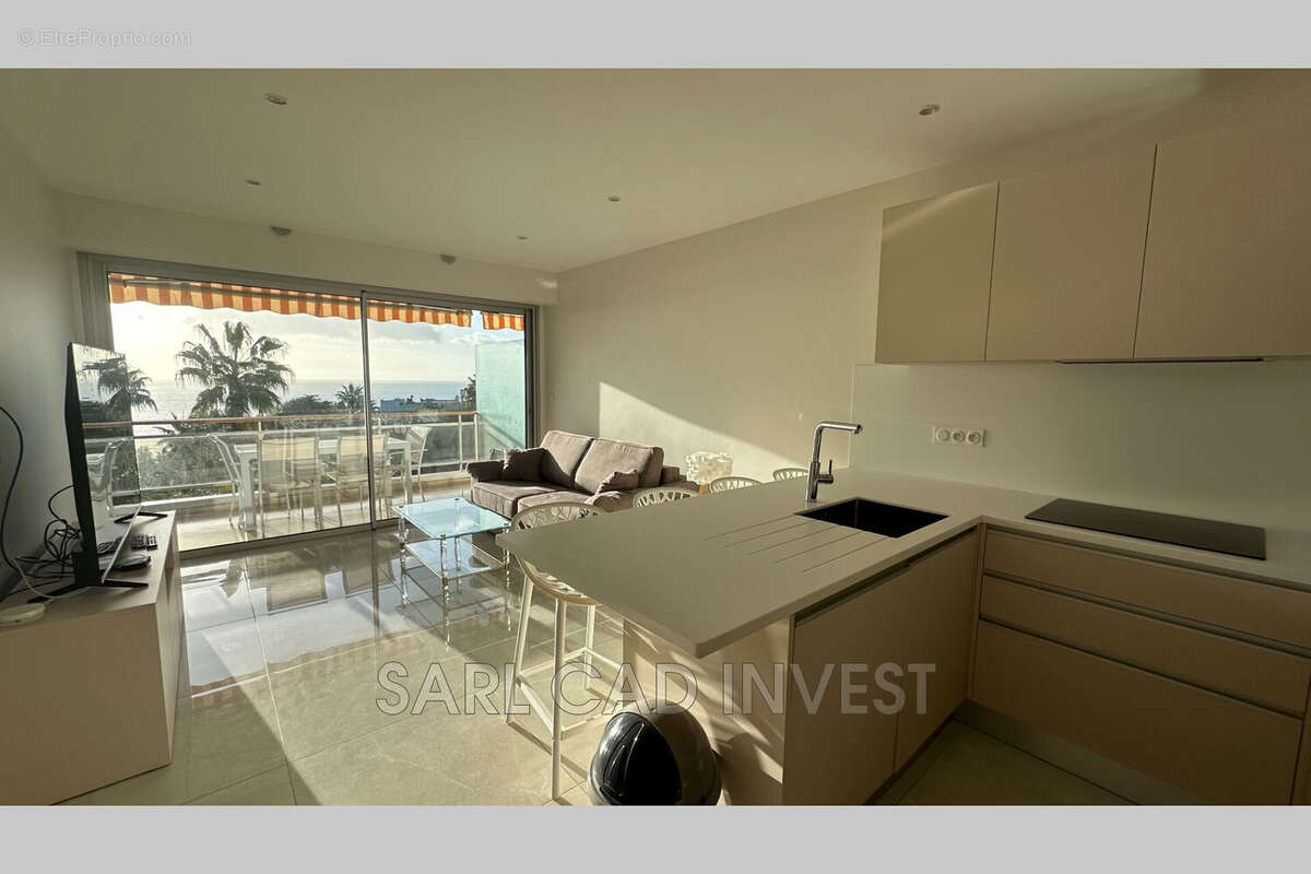 Appartement à VALLAURIS