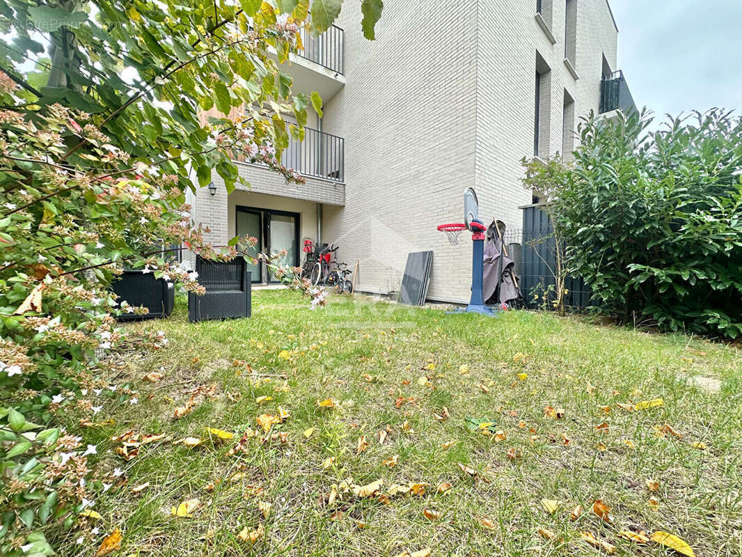 Appartement à SARTROUVILLE