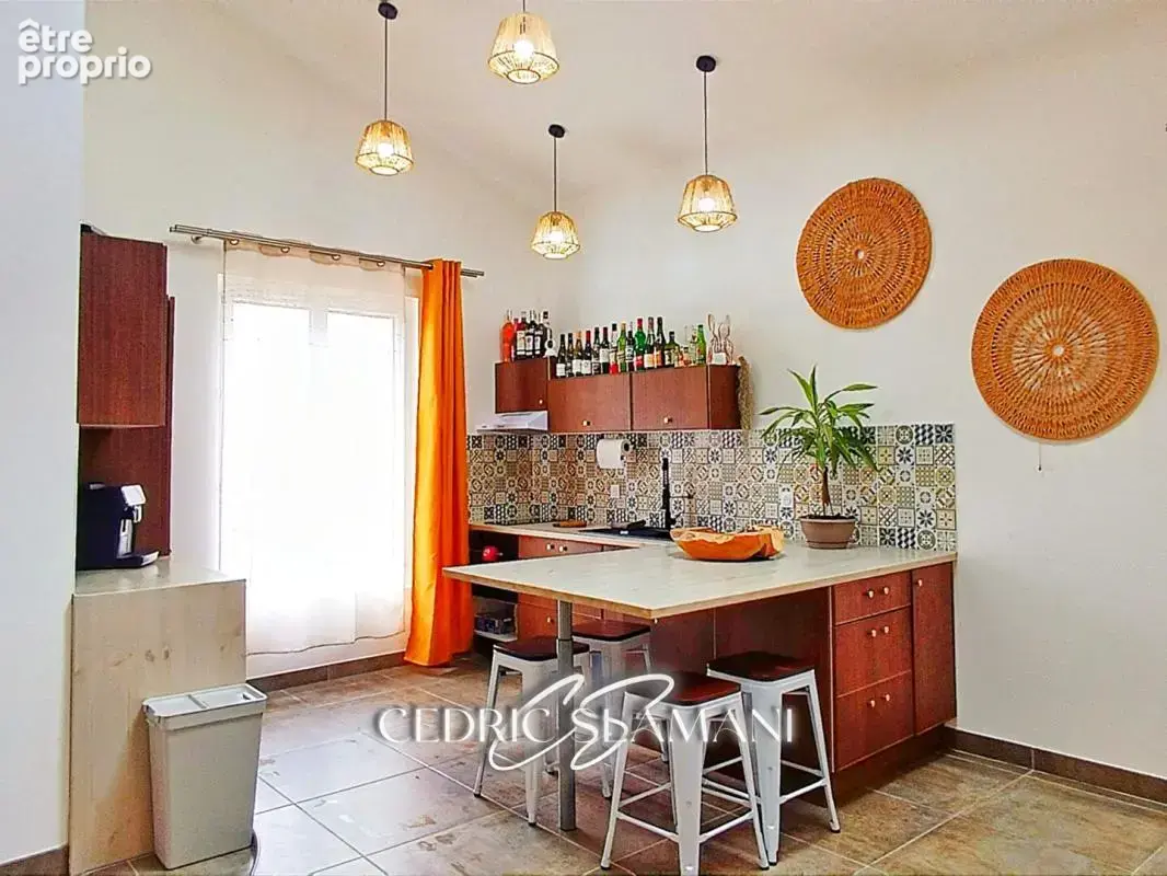 Maison plain pied 70 m2, 2 chambre, cuisine americaine, salon cathedrale, salle d eau, wc, jardin, garage - photo 5