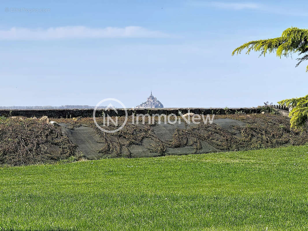 Maison à LE VAL-SAINT-PERE