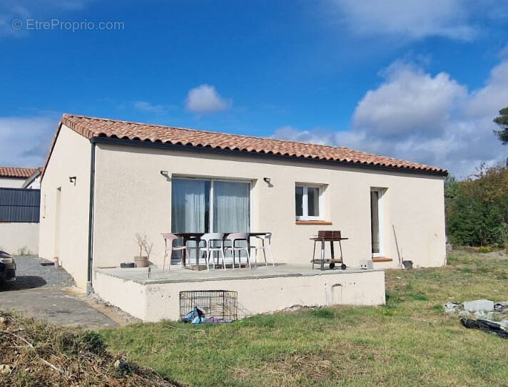 Maison à VILLEMOUSTAUSSOU