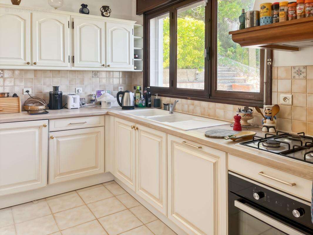 Maison À Vendre composée de 2 appartements (3 et 4 pièces) - photo 6
