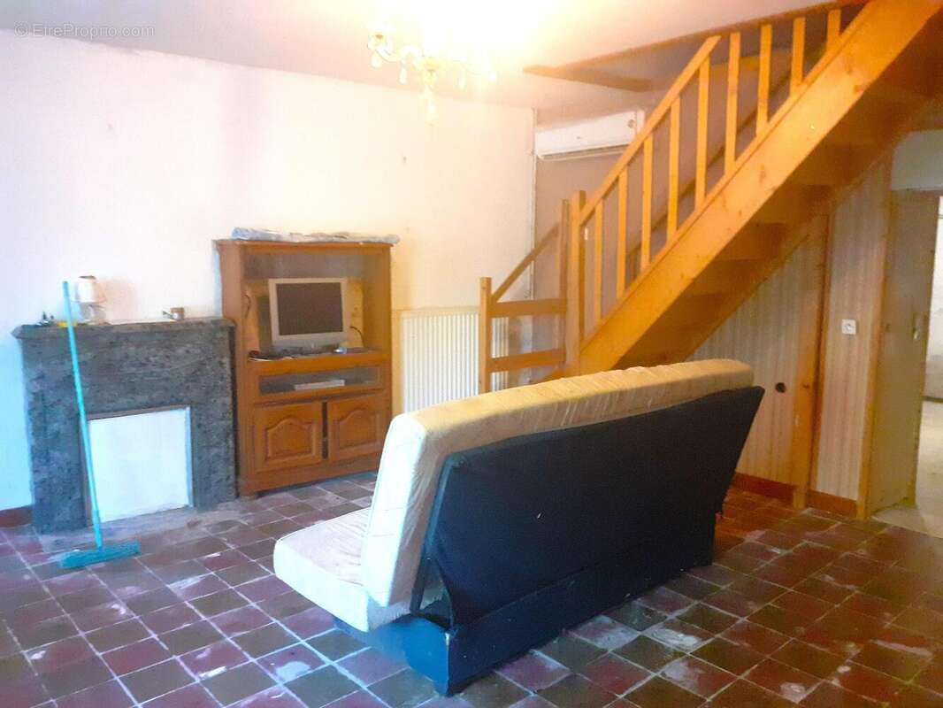   - Maison à SAINT-MARTIN-DE-SANZAY