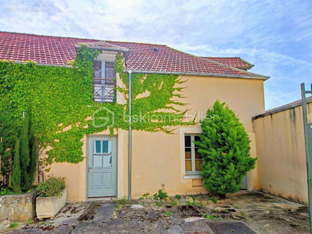 Maison à JOUARS-PONTCHARTRAIN