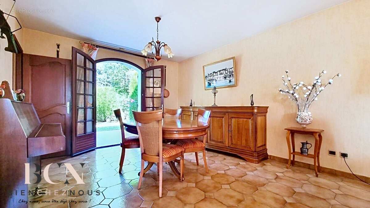 Maison à MONTSOULT